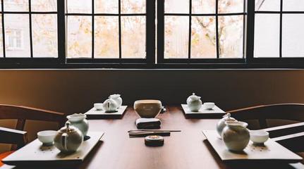 孕中堅守 一位五月身孕茶館服務員的日常與選擇